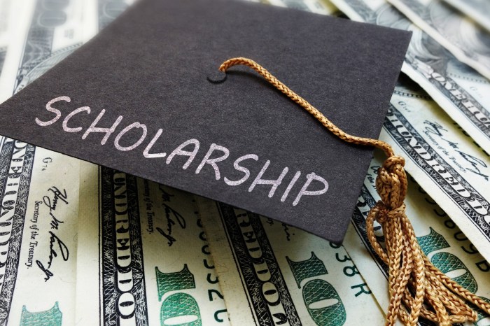 5 Scholarships with Easy Applications for 2024