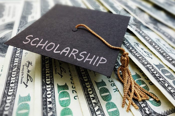 8 Scholarships Without Financial Need Requirements